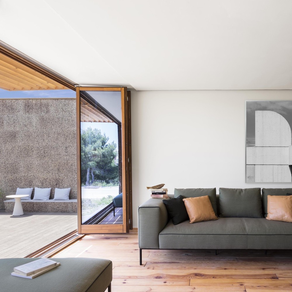 Raglan Home